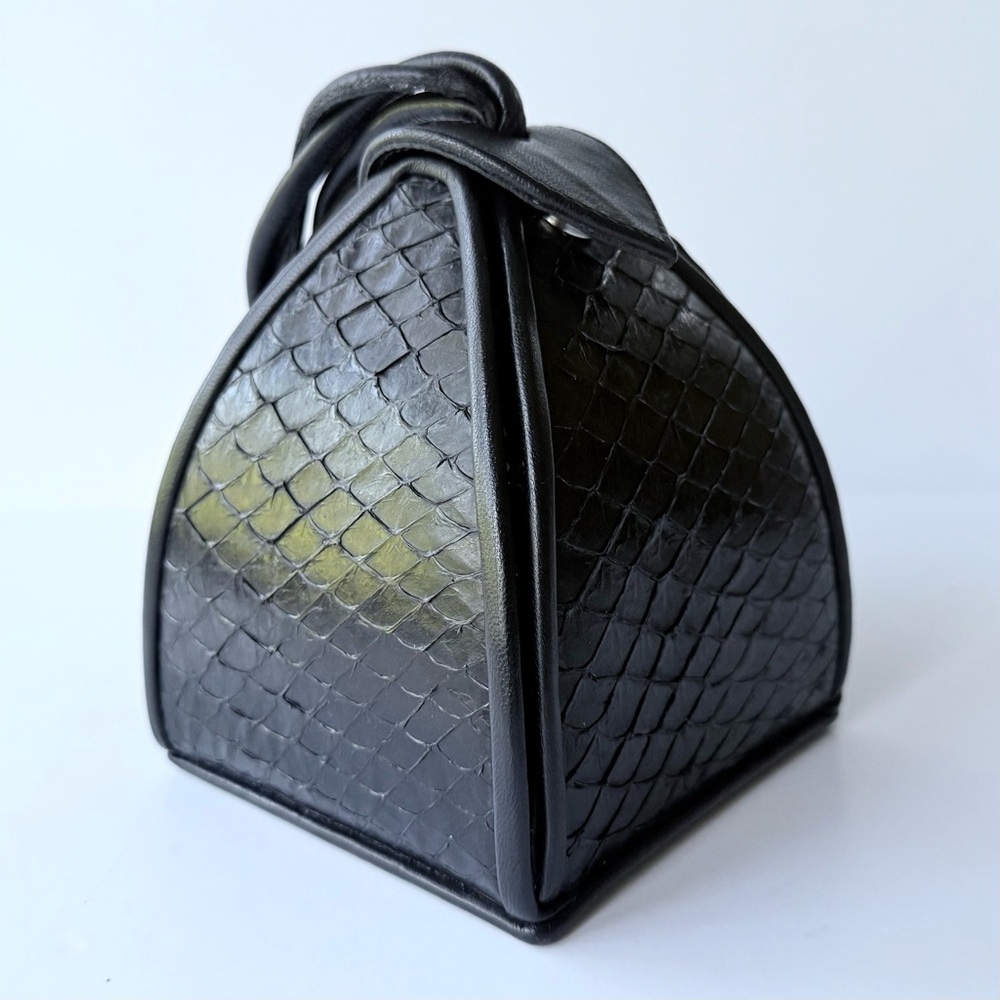 Vintage Sculptural Black Pyramid Exotic Fish Leather Box Handbag / Swing Clutch - Picture 3 of 14